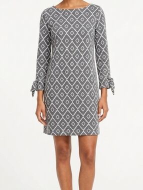 LOFT OUTLET MINI DRESS GREY AND WHITE DIAMOND PATTERNED LONG-SLEEVED SIZE SMALL